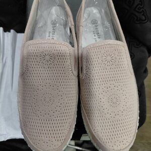 bernie mev. Light Pink Slip-On Flats